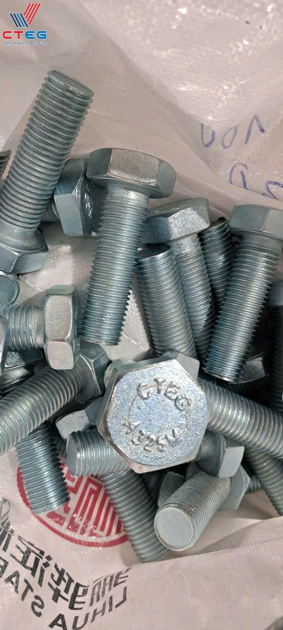 Các yếu tố then chốt ảnh hưởng trực tiếp đến giá thành bulong M16