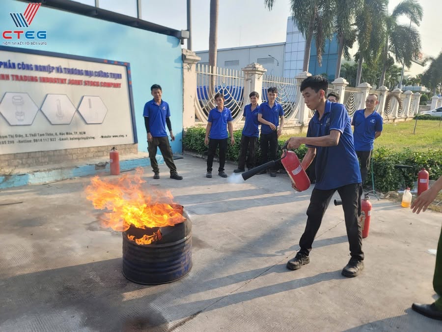 Cong ty bulong vit ban ton cteg (6)